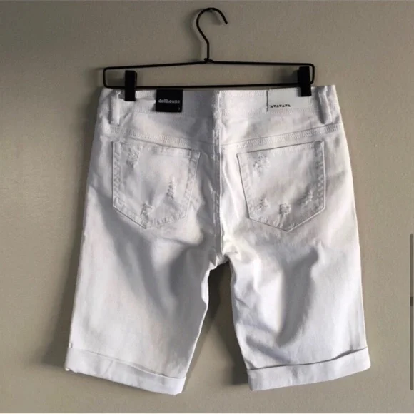 NWT Dollhouse White Bermuda Shorts - Picture 10 of 13